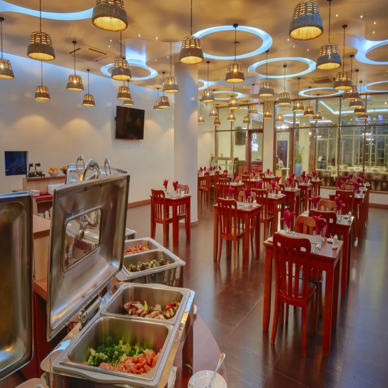 Dining at Season Paradise on Thulusdhoo, Maldives