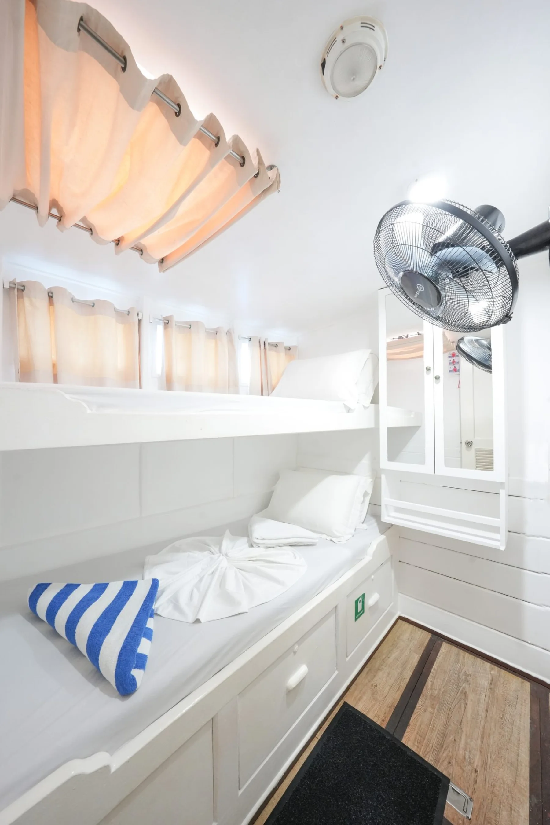 Guest cabin aboard Gulfaam private charter boat in the Maldives