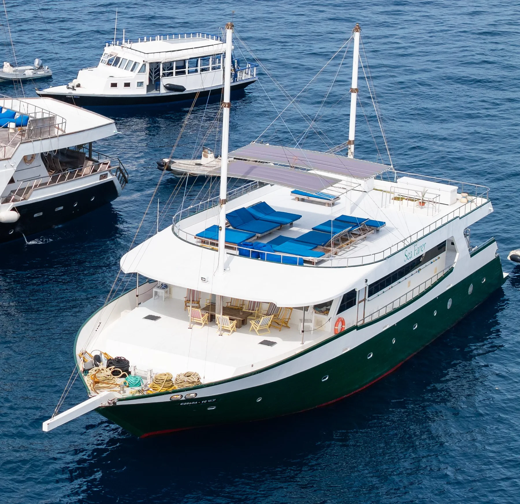 Sea Farer top deck with open views across the Maldives