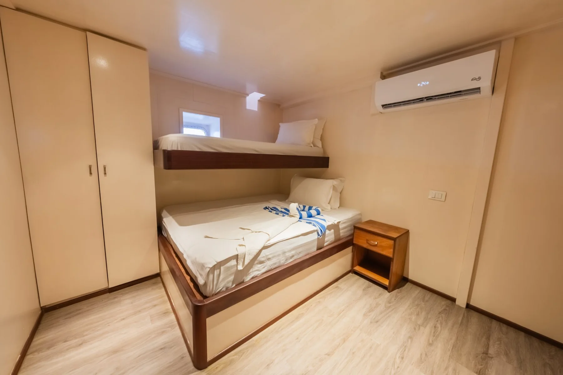Twin guest cabin aboard Sea Farer liveaboard in the Maldives
